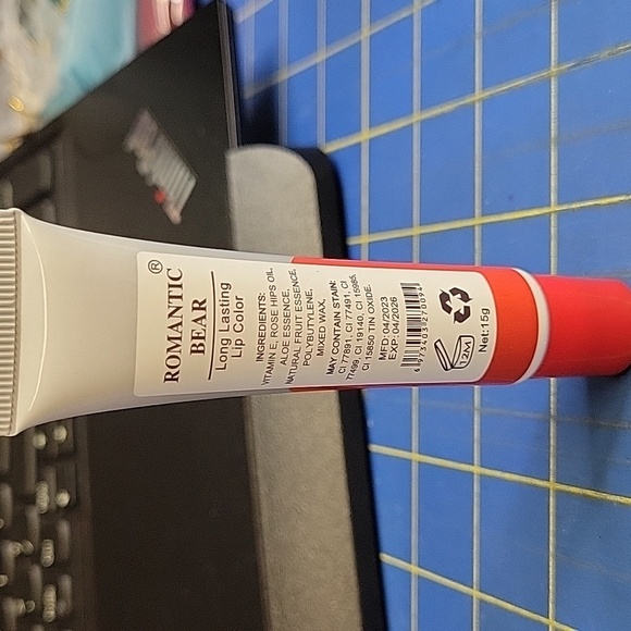 Romantic Bear Sexy Red Lip Color Tube 15g Neq - Picture 2 of 2